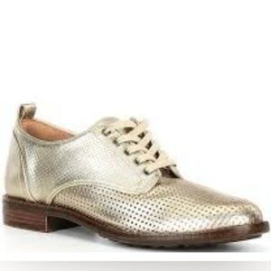 Gold Perforated Women's Oxford Shoes Size  8.5